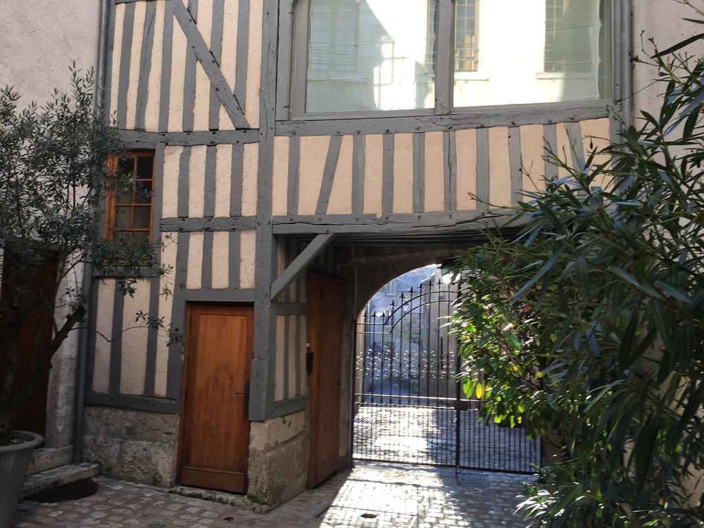 Maison d'Ines centre historique garage privé Blois Esterno foto
